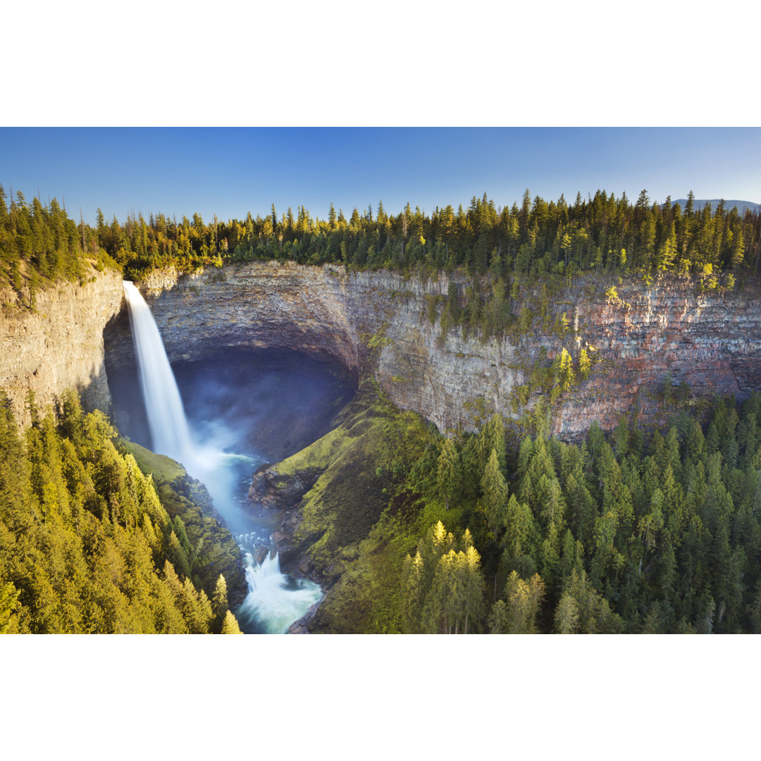 Helmcken Falls In Wells Gray Provincial Park, British Columbia, Kanada von Sara_winter - No Frame Print on Canvas