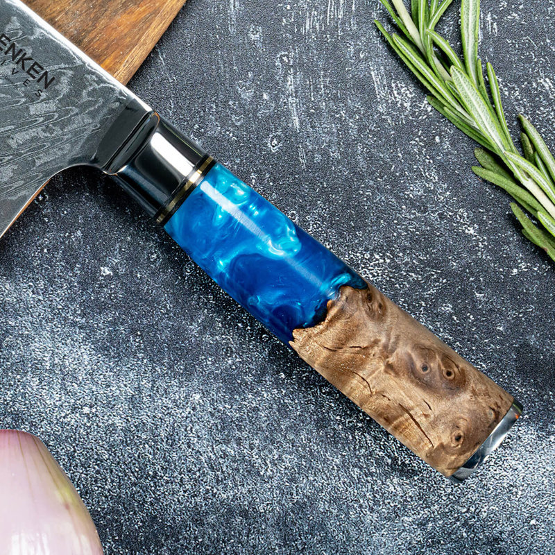 «Tsunami» Couteau japonais Santoku en acier Damas de 7 po avec poignée en bois de résine bleu