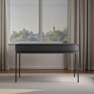 Simple computer desk study table for learning