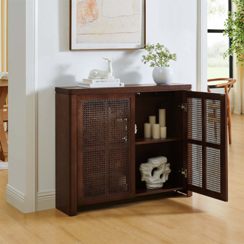 Buffet Mid-Century moderne en rotin avec 2 trous de sortie, idéal pour un rangement polyvalent et un design élégant dans n'importe quelle pièce