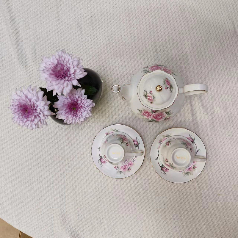 Ensembles-cadeaux en céramique café et thé, ensemble de thé de luxe européen, convenant comme cadeau pour la fête des mères, l'anniversaire, Noël et les rassemblements (camélia élégant)