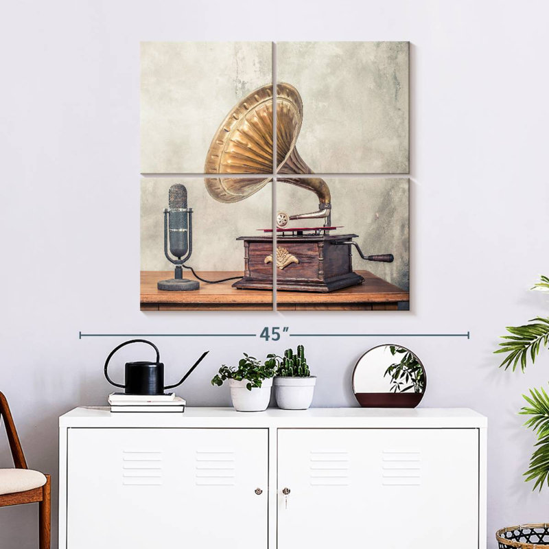 Abarca micro et Gramophone, H 32 po x l 32 po
