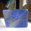 Lapis lazuli avec larges veines de pyrite