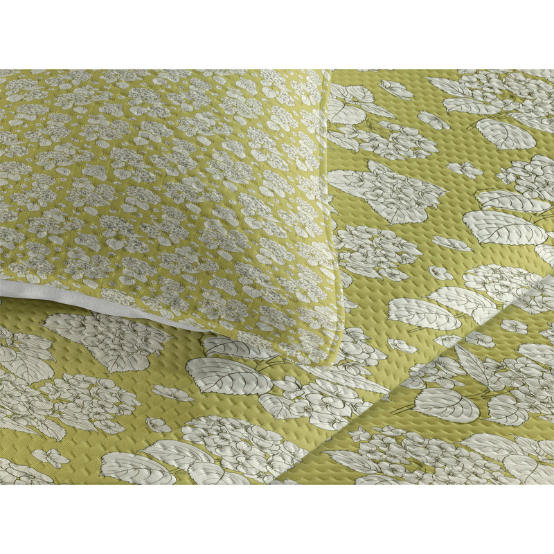Farmhouse / Country Polyester Floral Coverlet, King Bedspread + 2 Shams