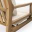 Lit de jour d'extérieur - Avec un design élégant et des coussins, le coussin beige ajoute de l'élégance à l'espace ergonomique pour une utilisation confortable