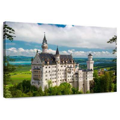 Lilie The Neuschwanstein Castle