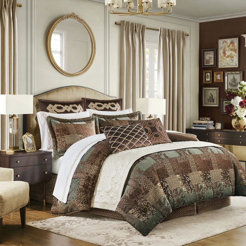Red Comforter For Queen Bed - 4 Piece With Unusual Style Feature