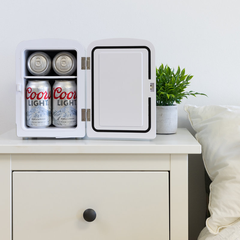 Coors Light 4 L Mini Fridge, 6 Can Portable Thermoelectric Cooler, Grey