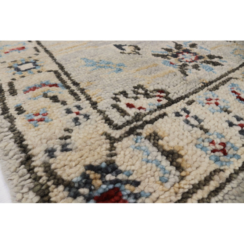 Oriental Area Rug in Gray