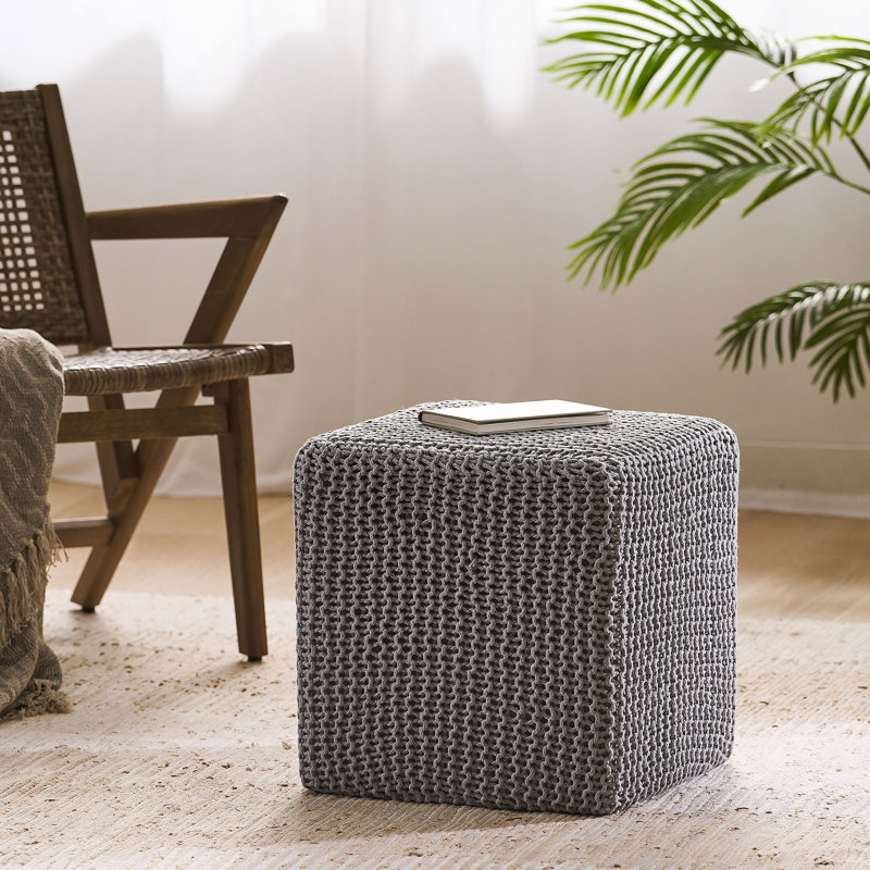 TABOURET EN TRICOT TRICOTÉ