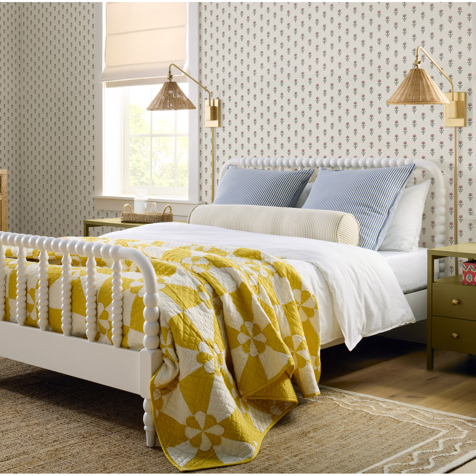 Benbrook Spindle Bed, Queen, White