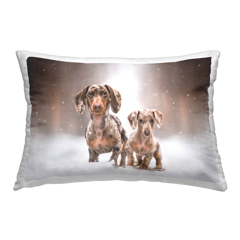 Coussin décoratif Snowy Dachshund Puppies par Natalie Grosse