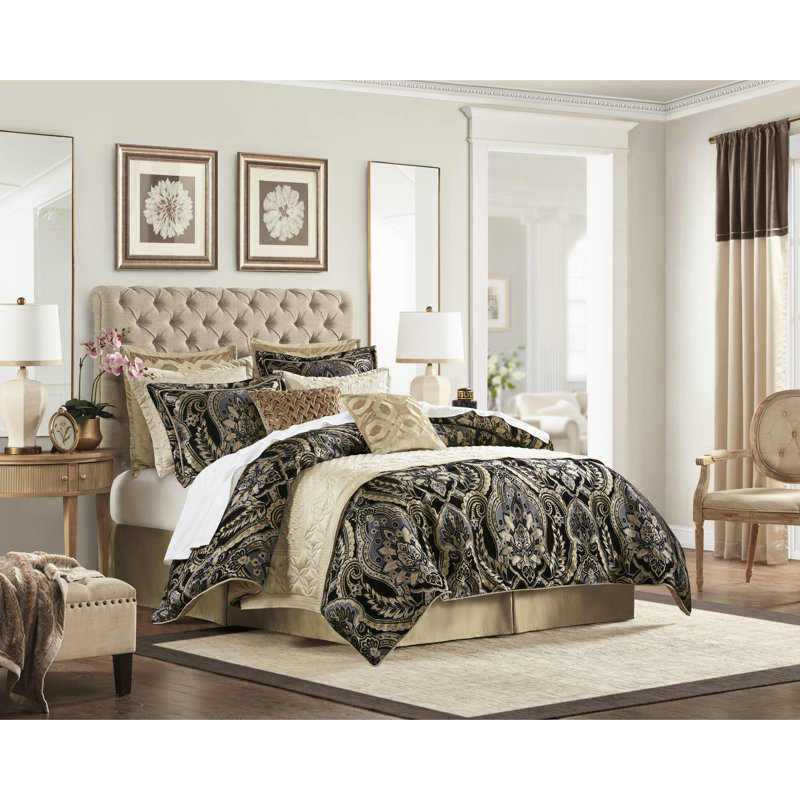 King Comforter Of 4 Items - 1 Comforter, 2 Shams, , Design, Hidden Zipper, Chenille Front, Solid Back Pattern, Face, Backing