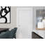 Porte intérieure simple pré-suspendue en composite blanc avec cadre à droite avec charnières noires mates à droite-91485612-91485608-93861293