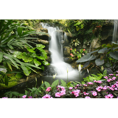 «Odder Waterfall With Flowers» par - Photographie sur toile tendue
