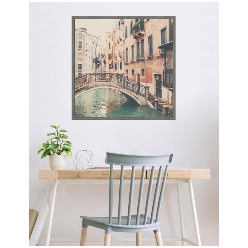 «Wandering The Streets of Venice» par Laura Evans, reproduction d'art sur toile encadrée