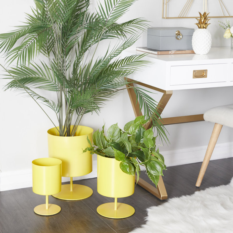 Gabriele Metal Pot Planter, Yellow