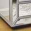 Armoire à trois tiroirs avec finition miroir en perles, argent scintillant pour un rangement et une décoration élégants