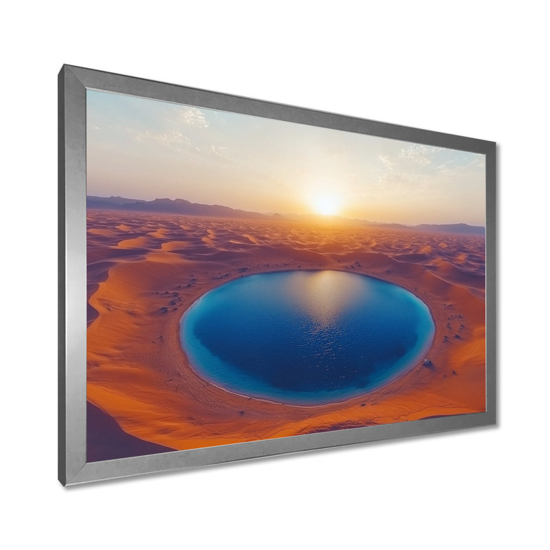 Une vue aérienne de l'oasis du désert du Sahara II - art mural désert, H 24 po x l 32 po, Cadre simple, Argent argent