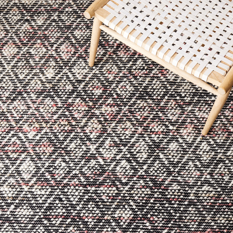 Natura Hand Woven Wool/Cotton Geometric Rug in Ivory/Red/Black, Round 6'