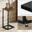 Table de bout réglable en forme de C pour canapé, table d'appoint coulissante sous le canapé avec plateau spacieux, structure en métal robuste pour le salon et la chambre à coucher