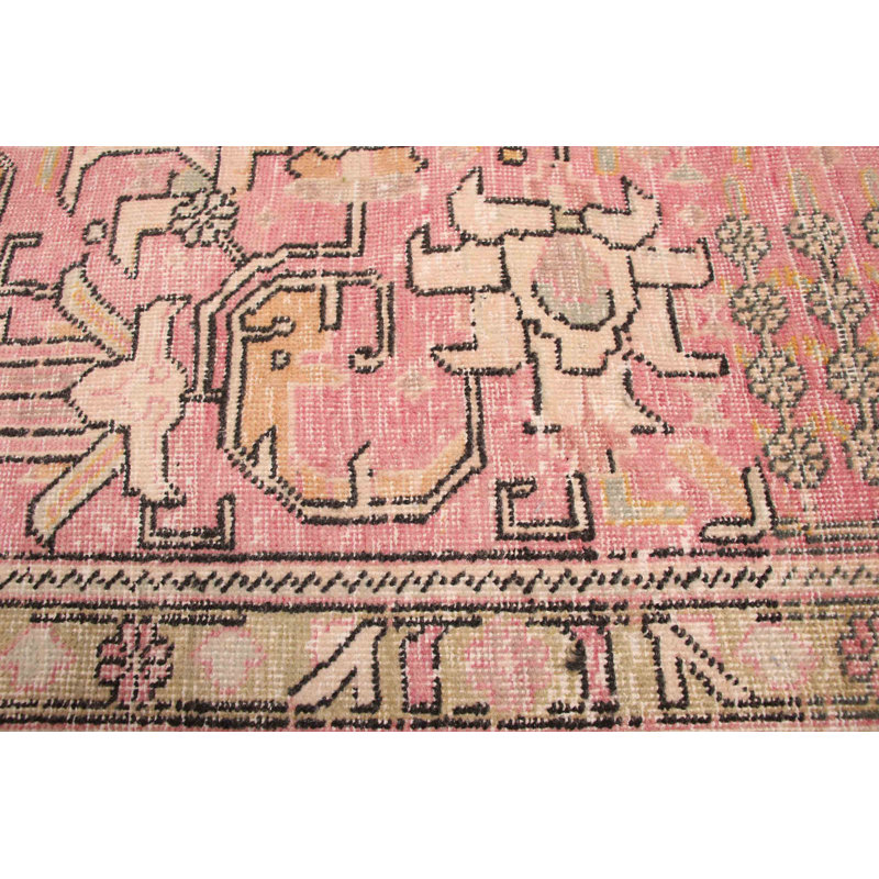 Tapis rose Antalya 9 pi 9 po x 12 pi 10 po