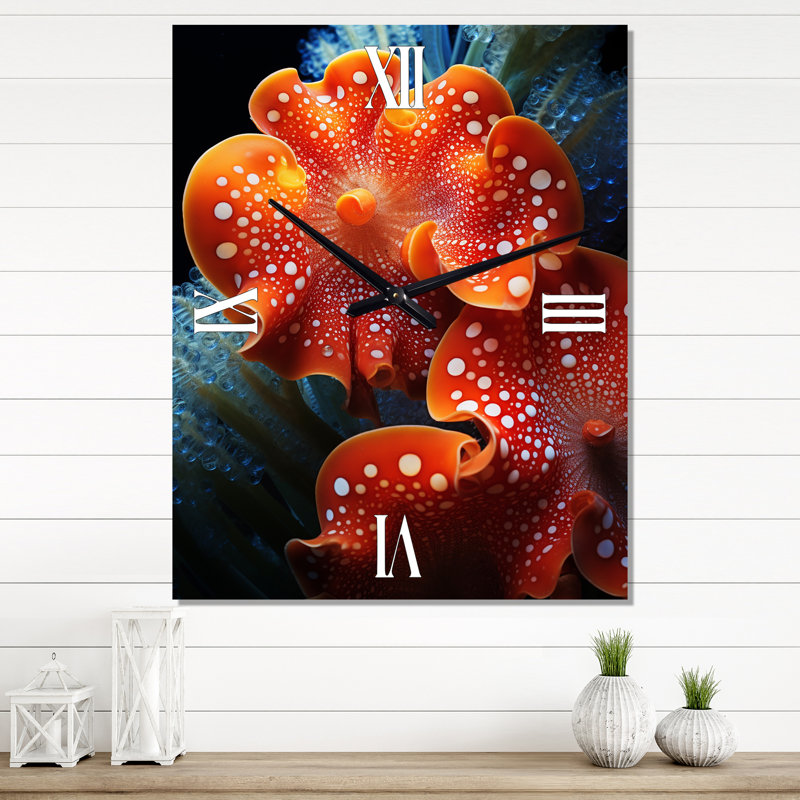 Horloge murale moderne colorée rouge anémone I - Coastal Coral, Petit