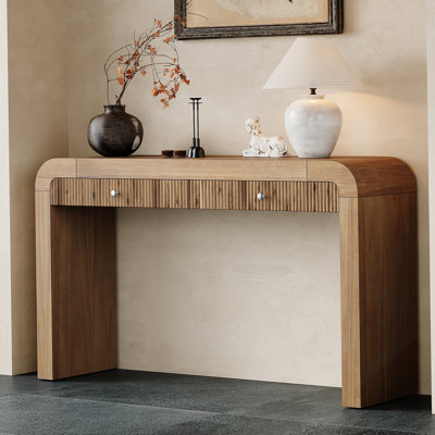 Console rustique avec façade de tiroir cannelée, table d'entrée avec coins incurvés et pieds épais, table de canapé robuste pour le couloir et le salon