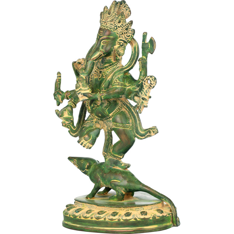 Six Ganesha armés dansant sur son véhicule