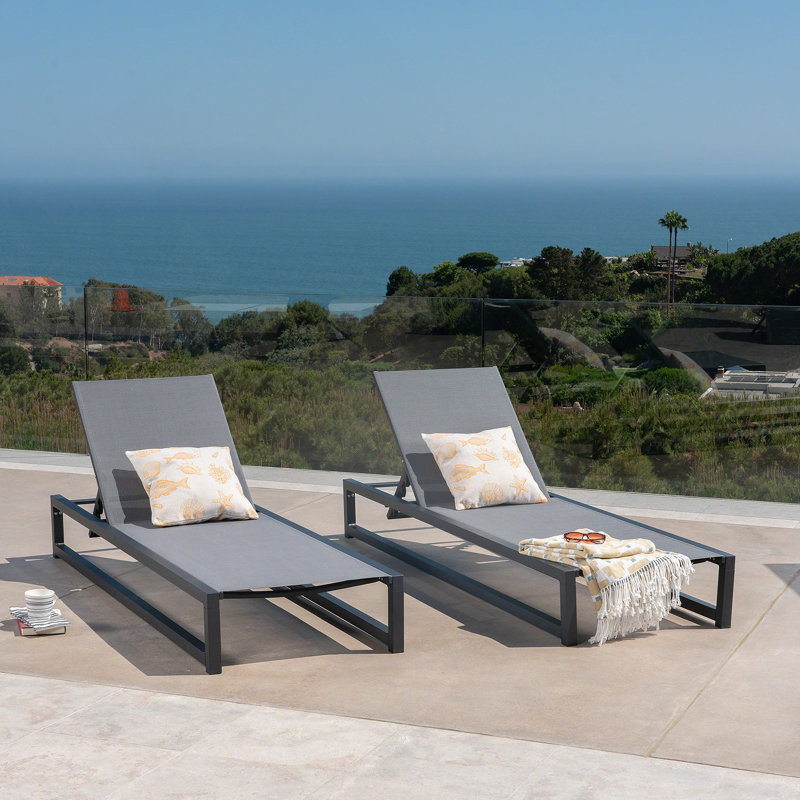 Ensemble de 2 chaises longues Venice, parfaites pour la détente en plein air, entièrement réglables et résistantes aux intempéries