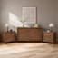 Table de chevet et commode-123386560