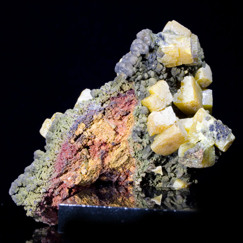 Wulfenite on Mottramite - Mina Ojuela, Mexico