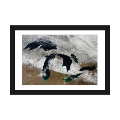 « satellite view of snow à travers wisconsin, michigan et canada » par stocktrek images, impression sur toile tendue