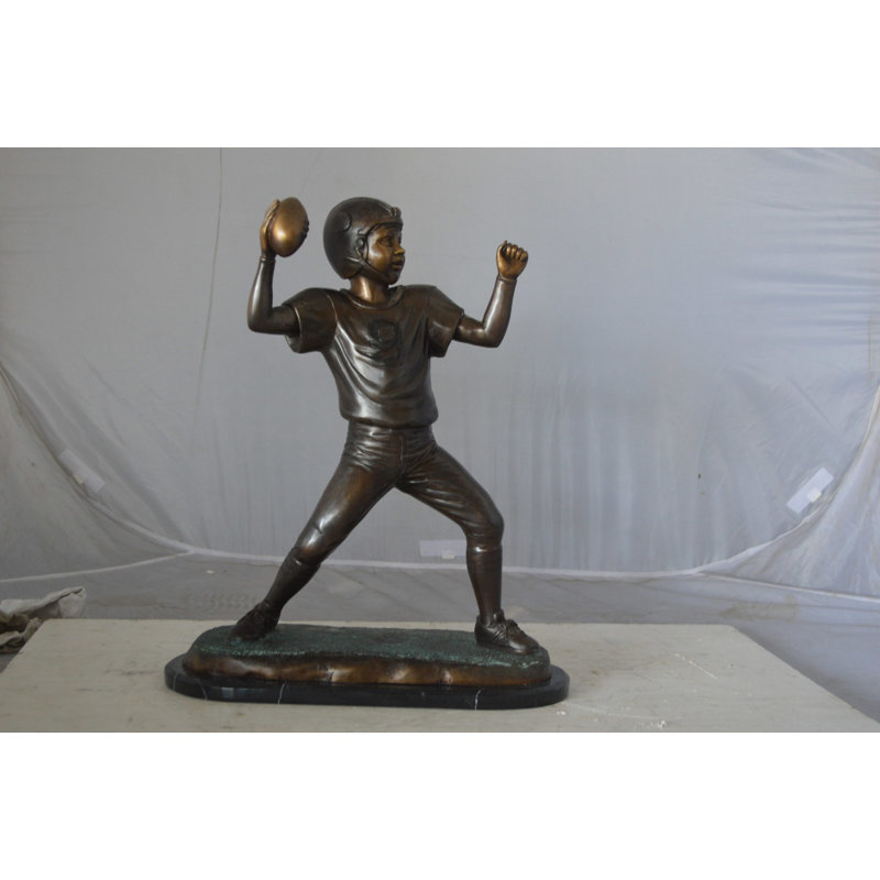 Statue de bronze Ipswich Young Quarterback - Taille: L 14 po x l 6 po x H 20 po.