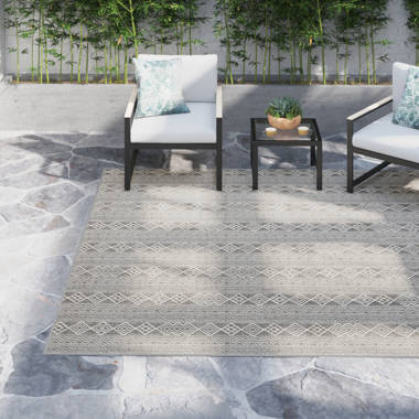 Union Rustic Chamberlayne Tribal Black/White Indoor/Outdoor Area Rug &  Reviews