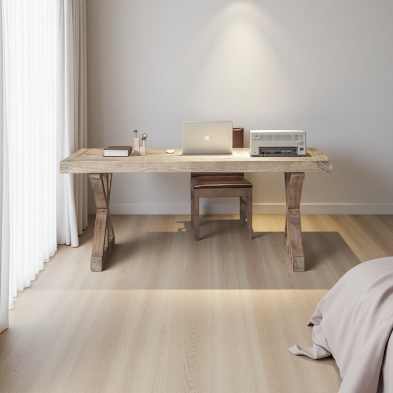 Un bureau personnalisé en bois naturel