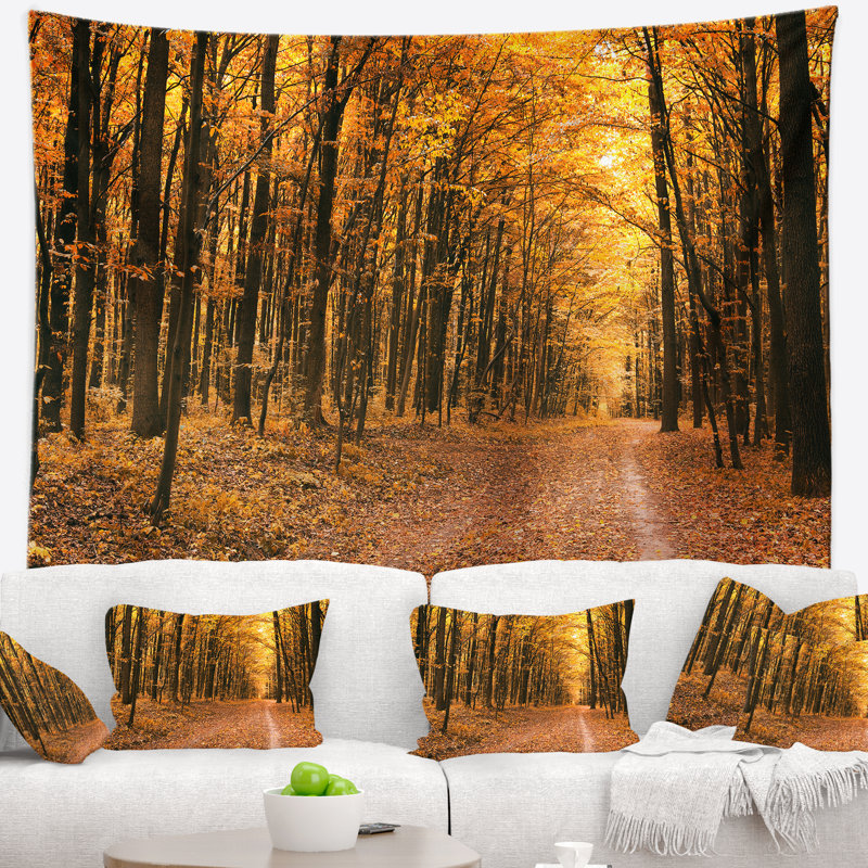 Tapisserie de forêt et suspension murale chemin en jaune automne, H 68 po x l 80 po