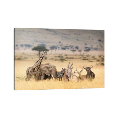«African Safari Animals in Dreamy Kenya Scene», impression sur toile tendue