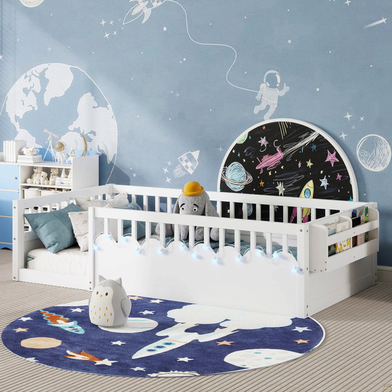 Structure de lit simple Montessori avec rails hauts, lits en bois pour enfants avec éclairage et tablette de rangement