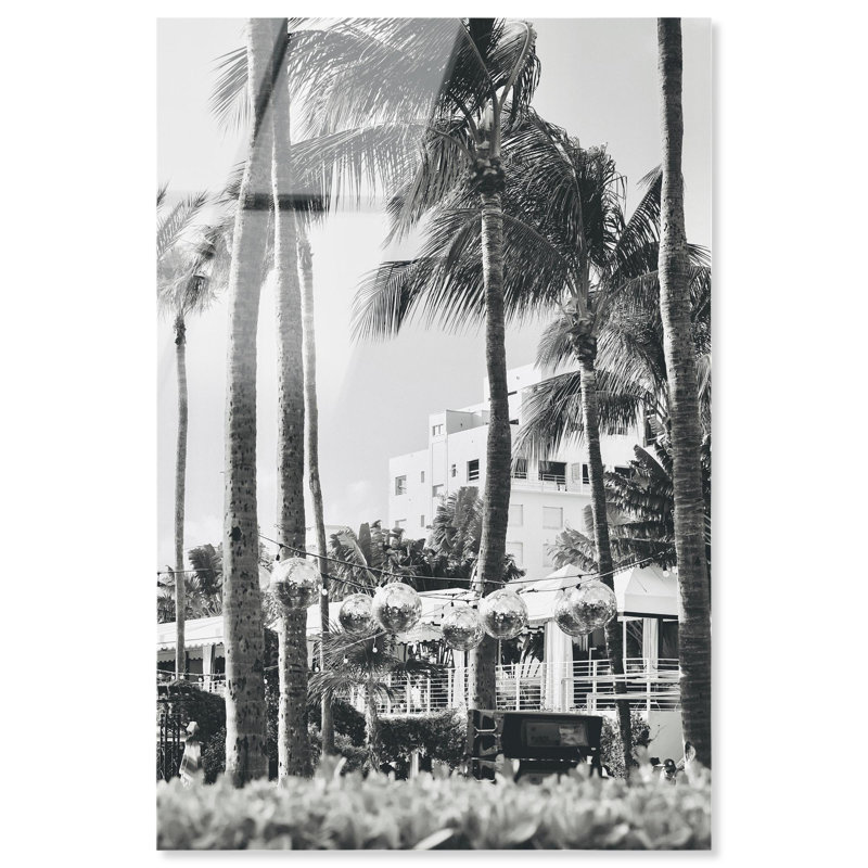 Impression sur disque Disco by the beach par Notoriart, prête à être accrochée, H 45 po x l 30 po