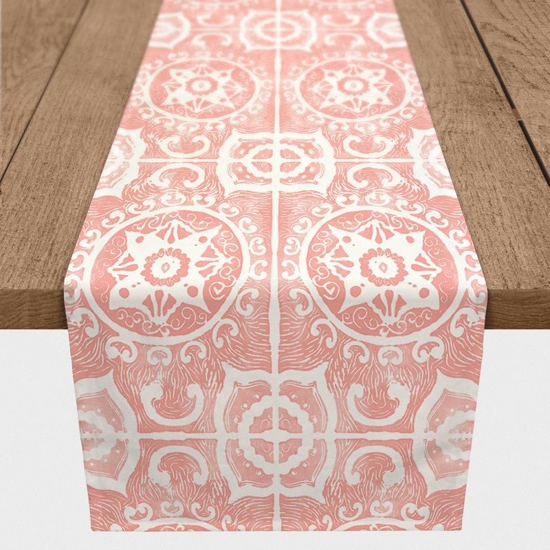 Chemin de table géométrique McKenna, L 90 po x l 16 po, Corail