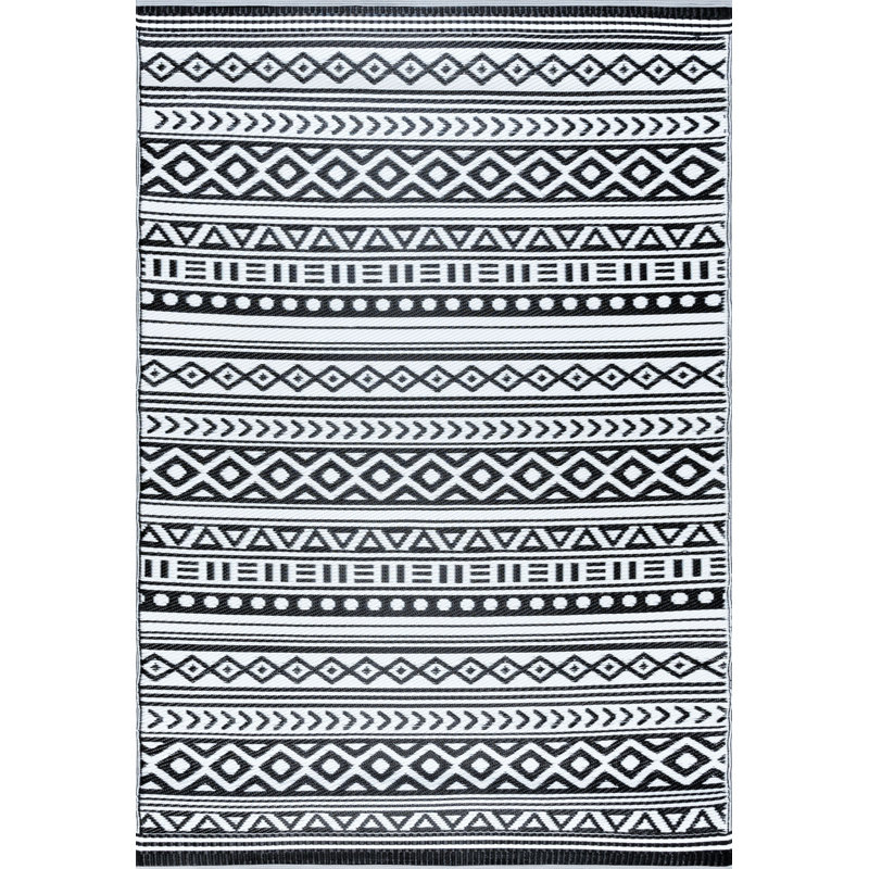 Mercedes Indoor / Outdoor Rug, Rectangle 5' x 6'11"