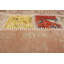 Tapis unique en laine noué à la main style Kosak des années 2010 de 5 pi 4 po x 7 pi 10 po beige / rouge / vert Kallea