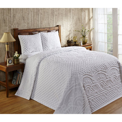 Trevor Chenille Bedspread Set Twin Size, 100% Cotton Medallion Coverlet Set with 1 Standard Shams, Traditional Textured Heirloom Bedding, Soft Breathable All-Season Comfort, OEKO-TEX Certified, White