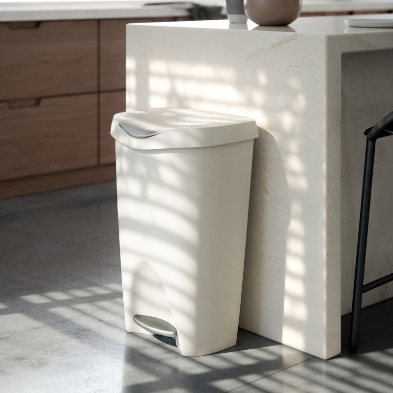 Poubelle à pédale en plastique 13 gallons Calhoon, Sable