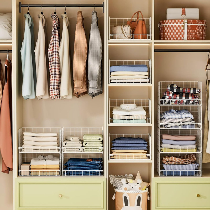 Rangement de placard empilable à 4 niveaux et paniers de rangement - Blanc - Système de tablettes pliables, Organisateur de tiroir à vêtements compact pour garde-robe (brevet en instance)