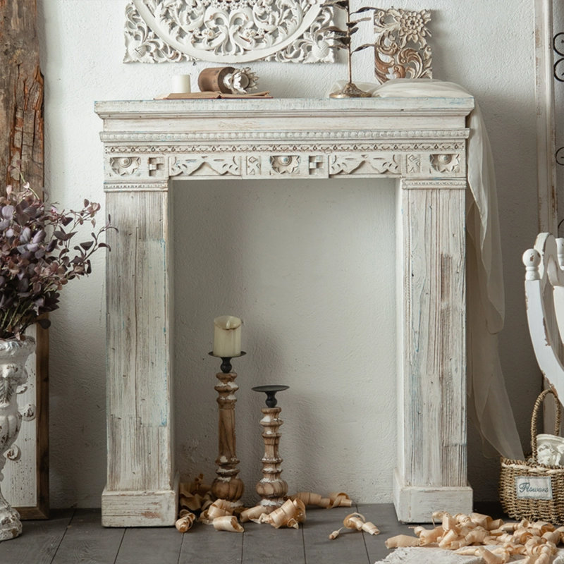 Foyer autoportant en bois massif beige