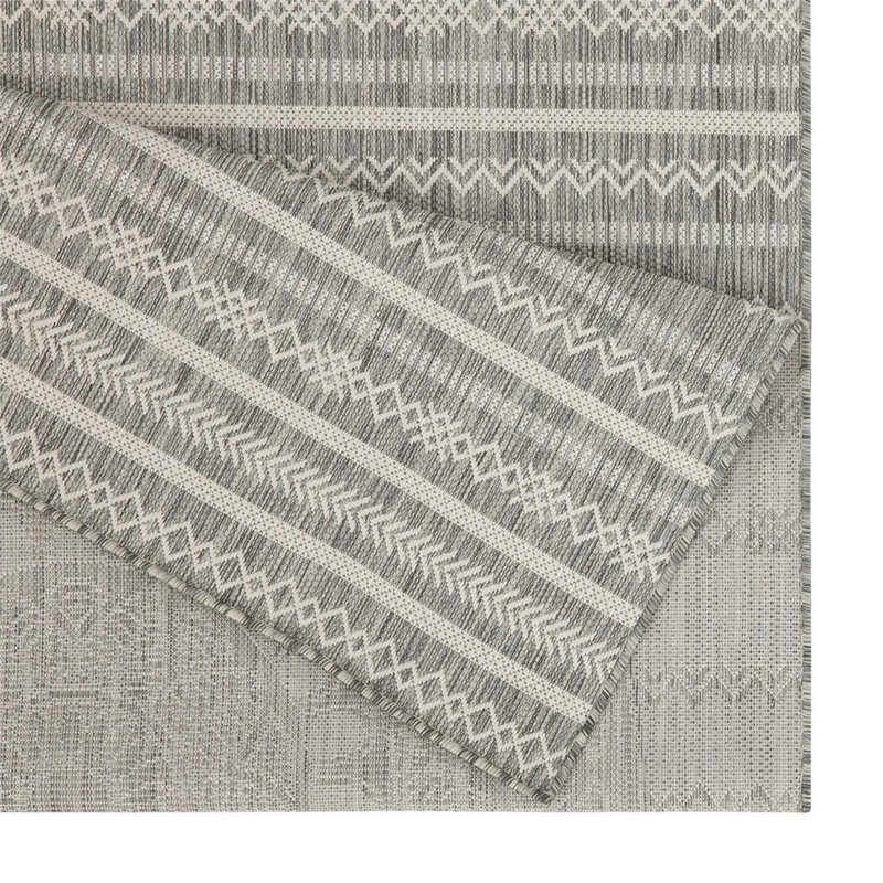 Sunshine Silver Indoor/Outdoor Area Rug, Rectangle 5'3" x 7'3