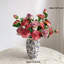 Ornements de fleurs simulées