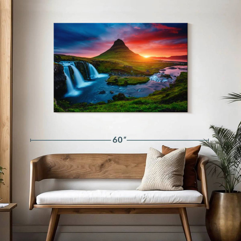 Cascade du volcan Alvord Kirkjufell, H 30 po x l 45 po